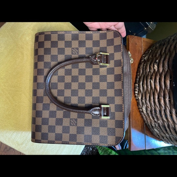 Authentic DE Louis Vuitton Triana Tote - Picture 13 of 15